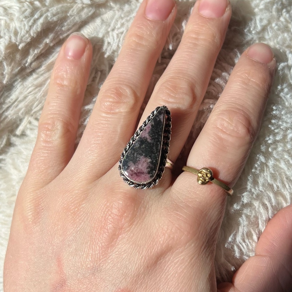 Silver Rhodonite Ring - Picture 1 of 9